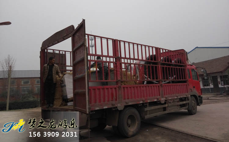 電瓶碰碰車，和諧號軌道小火車發(fā)貨