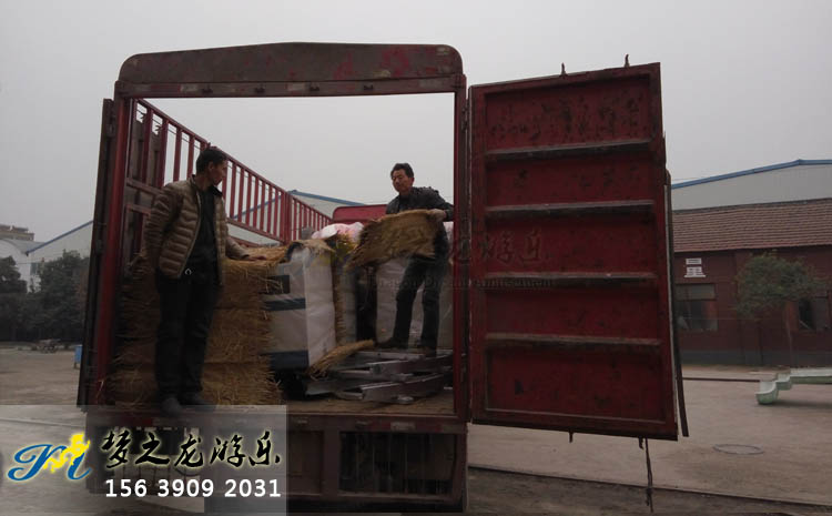 電瓶碰碰車，和諧號軌道小火車發(fā)貨